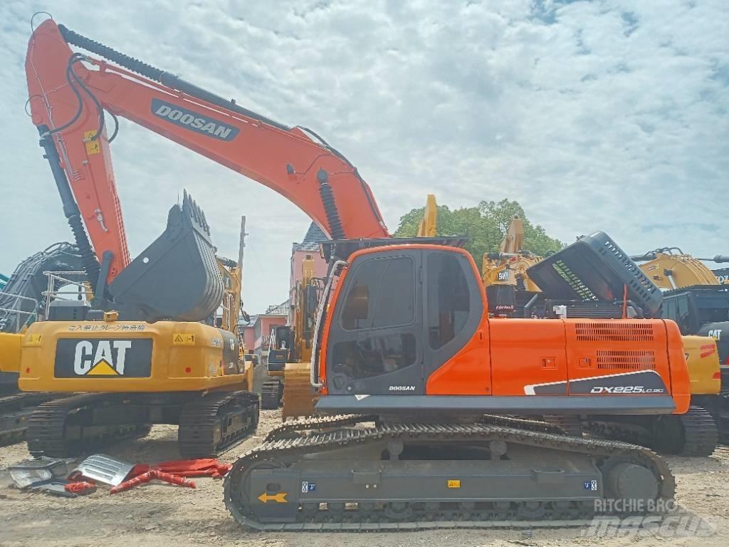 Doosan DX 225LC-9C Escavatori cingolati
