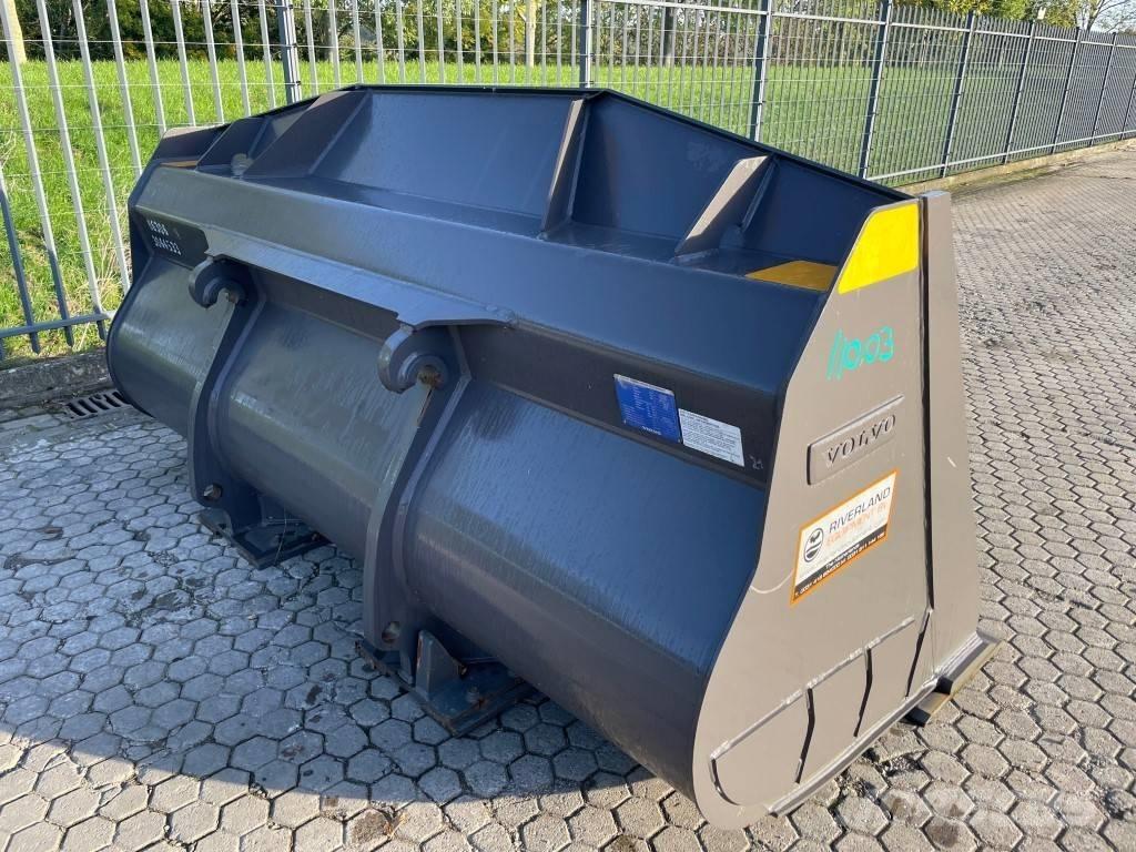 Volvo L 120 H Bucket Benne