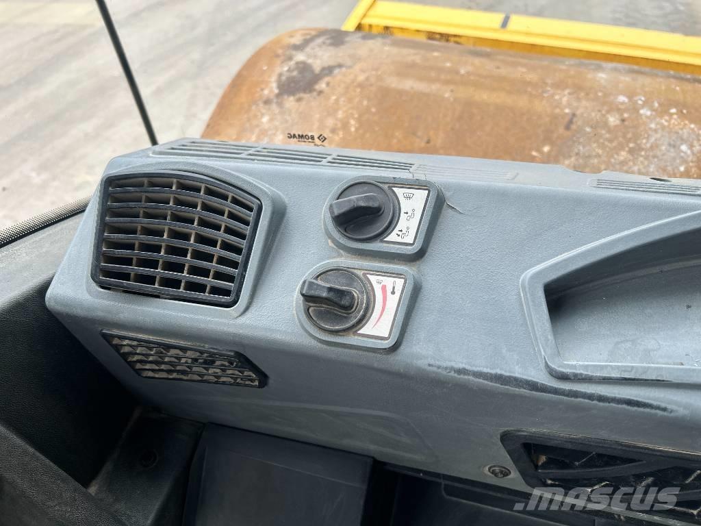 Bomag BW213D-5 Rulli monotamburo