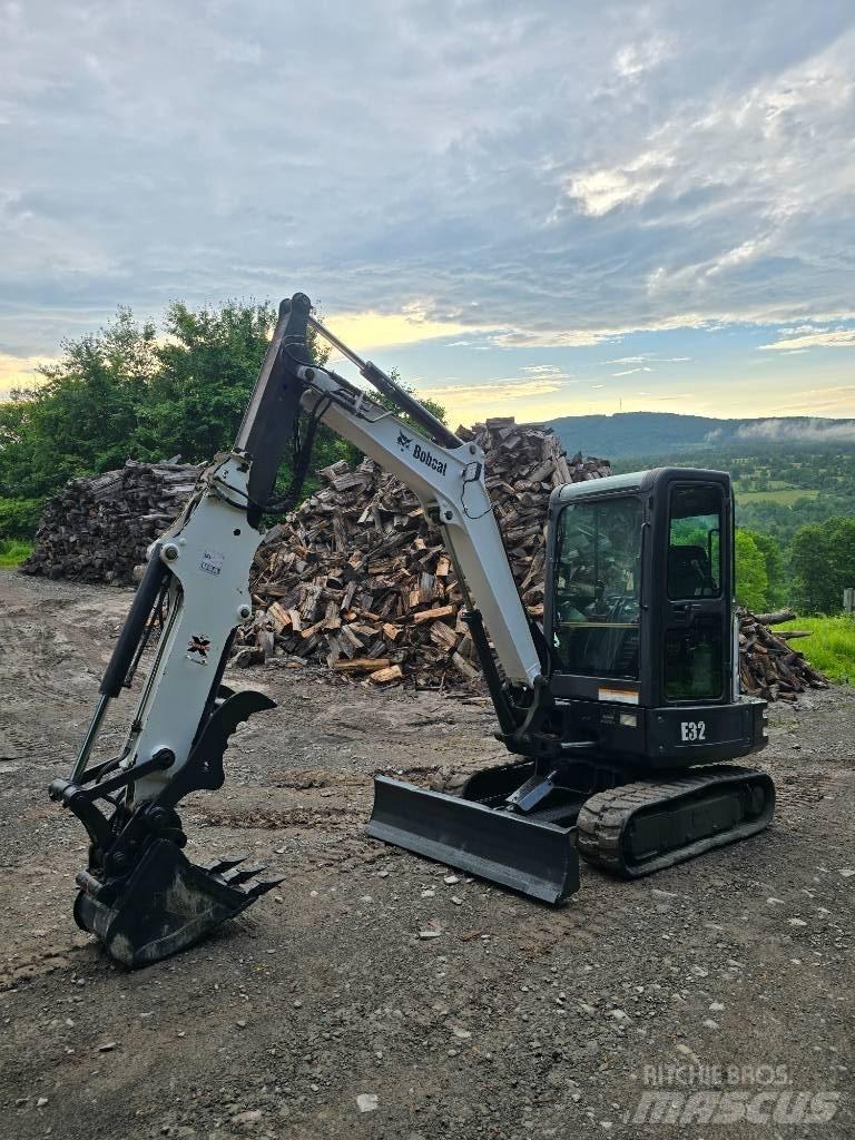 Bobcat E 32 Miniescavatori