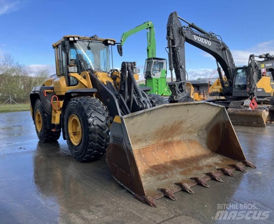 Volvo L120H Pale gommate