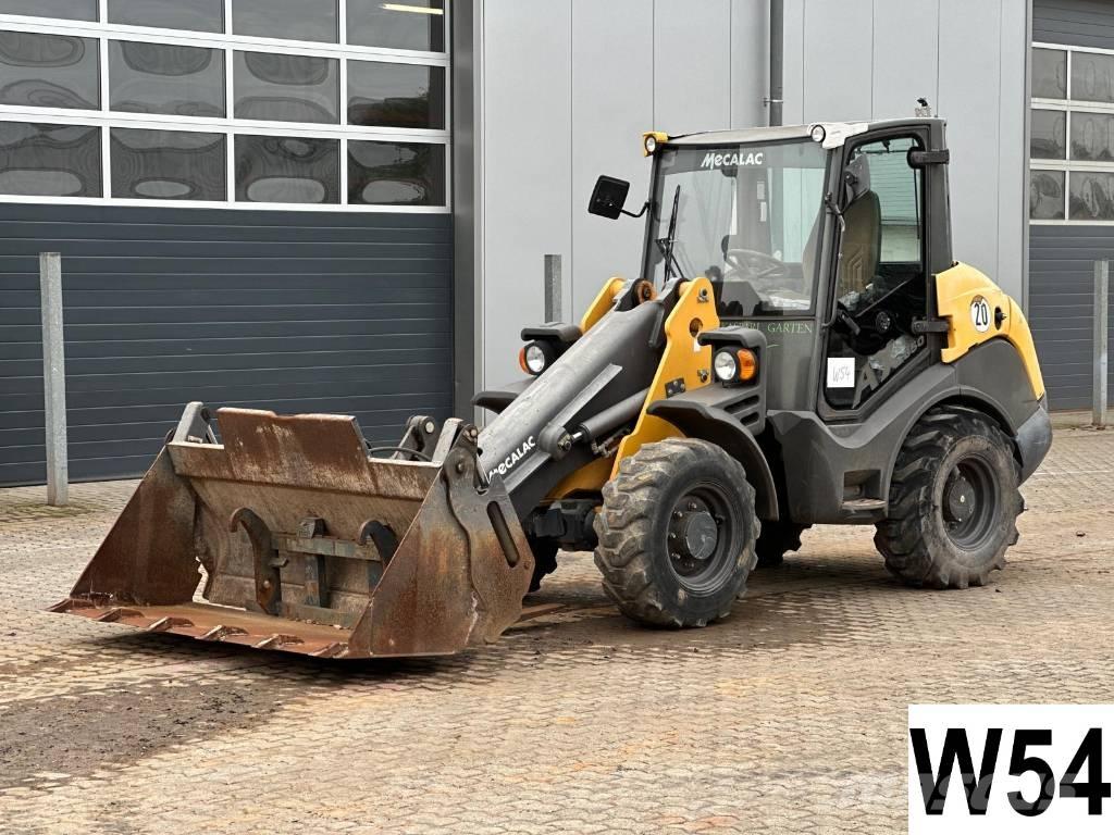 Mecalac AX 850 Pale gommate