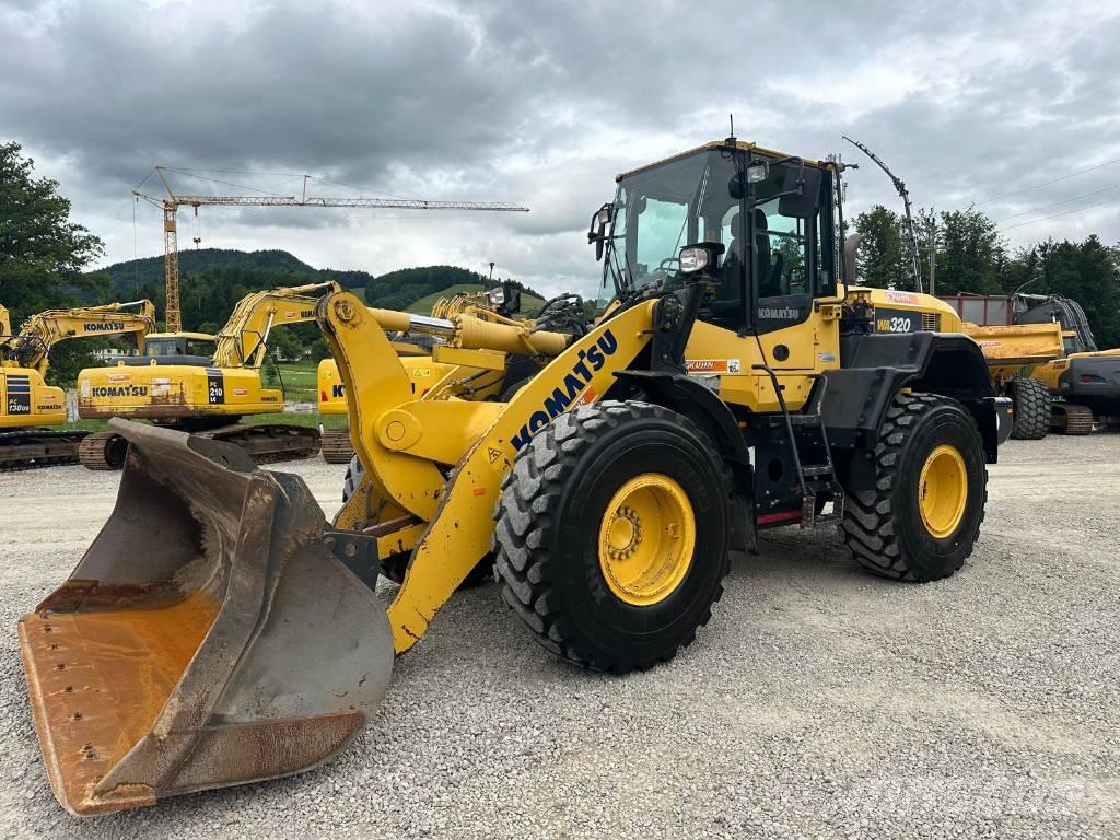 Komatsu WA 320-7 Pale gommate