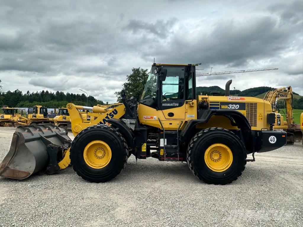 Komatsu WA 320-7 Pale gommate