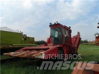 New Idea 802 Mietitrebbiatrici