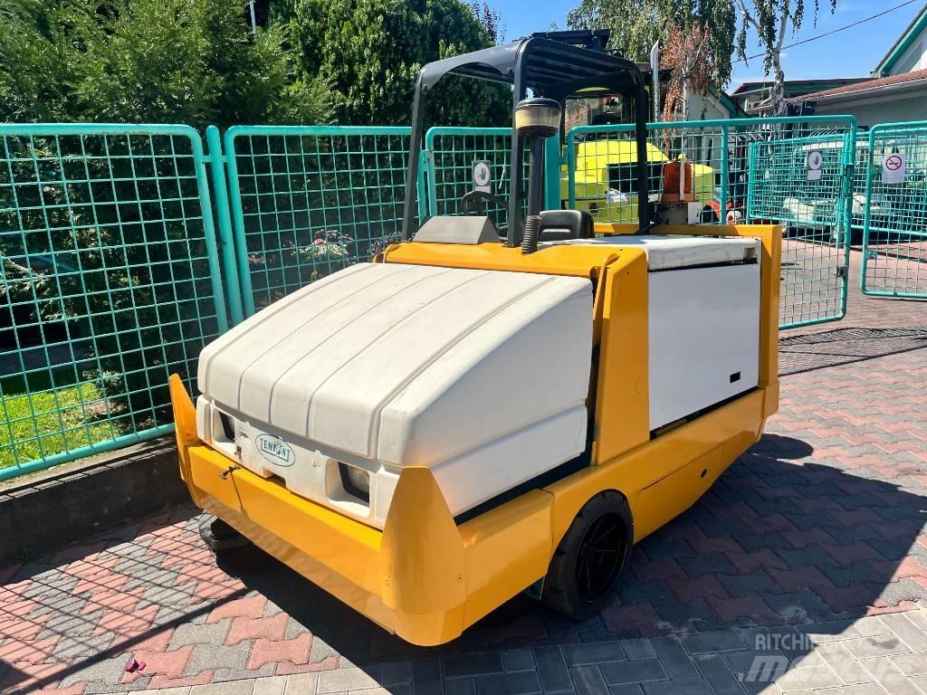 Tennant 6650D      V-2809 Manutenzione verde e strade – Altro