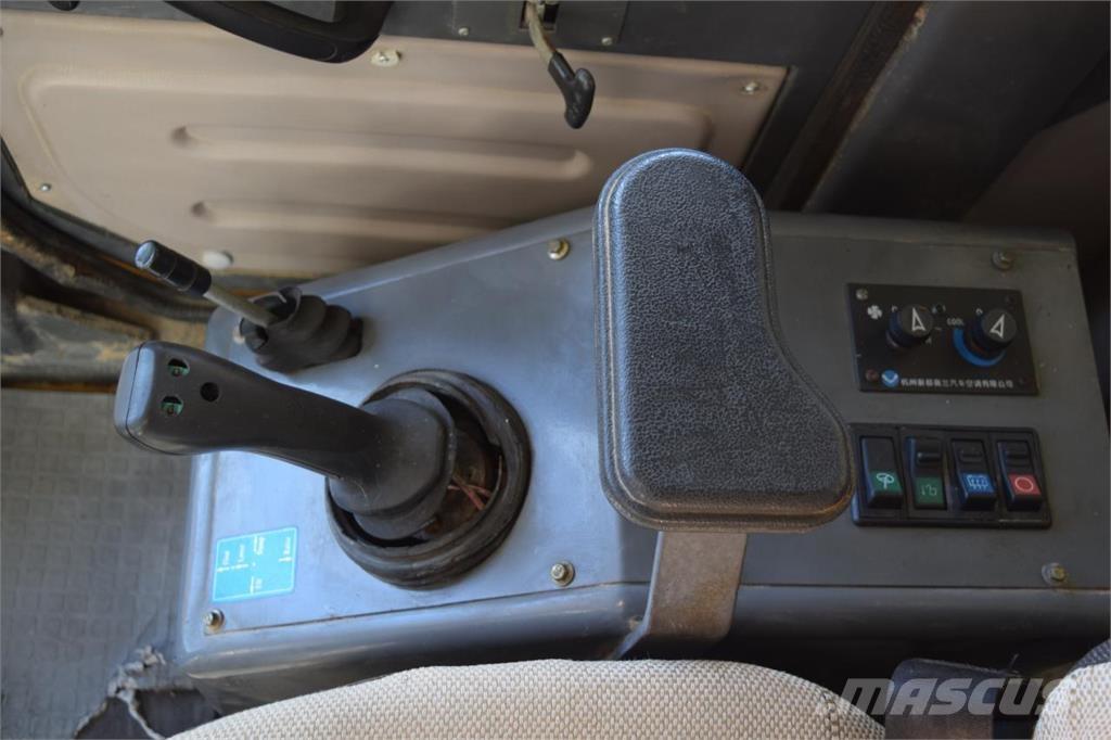 SDLG LG 918 Pale gommate