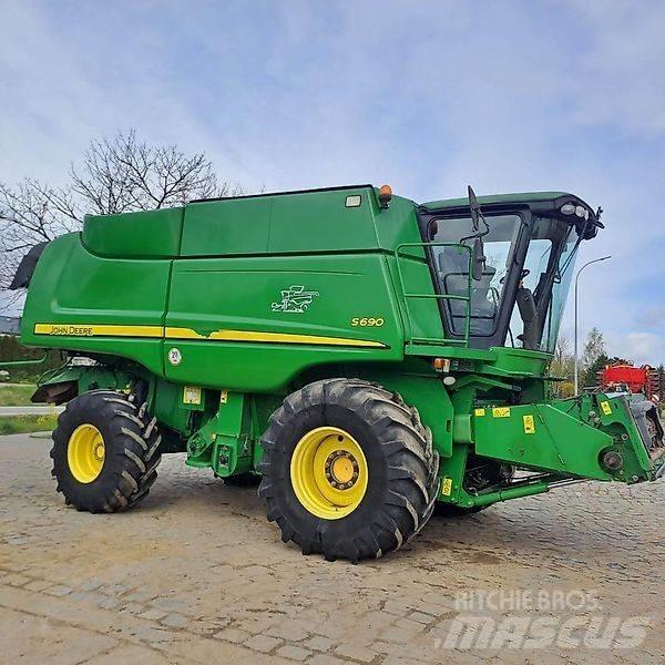 John Deere S 690 Mietitrebbiatrici