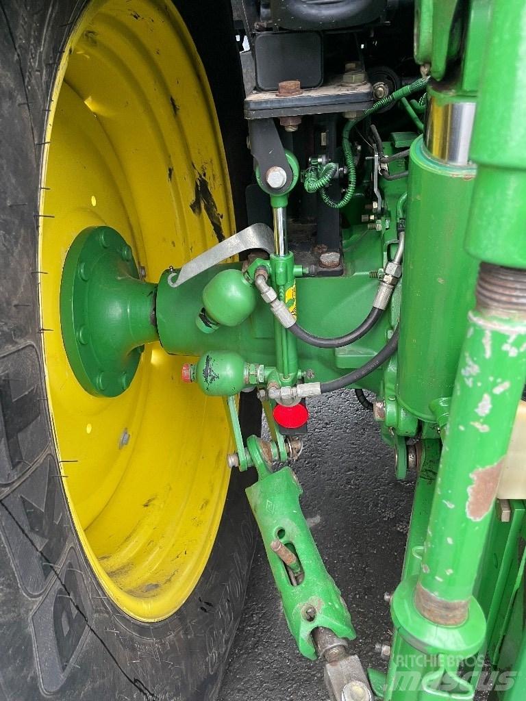 John Deere 6125R Trattori