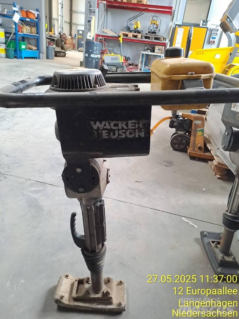 Wacker Neuson BS30 Vibrocostipatore verticale