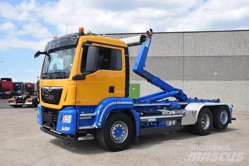 MAN TGS 26.420 Camion con gancio di sollevamento