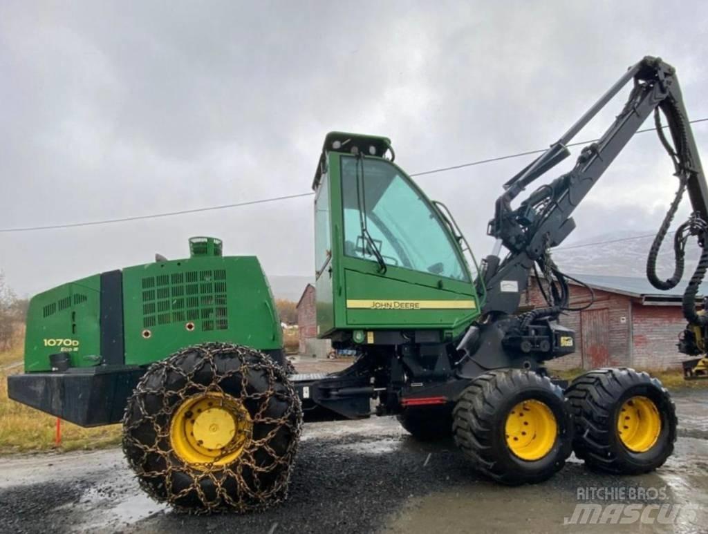 John Deere 1070 D Abbattitrici, Disboscatrici