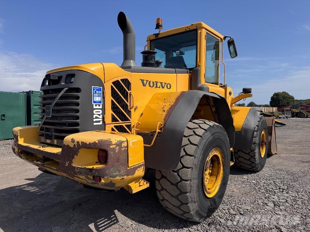 Volvo L 120 E Pale gommate