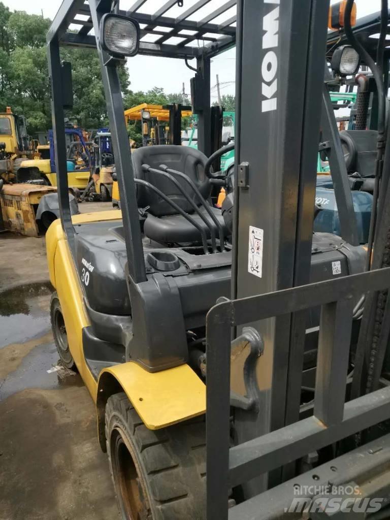 Komatsu 30 Sollevatori telescopici