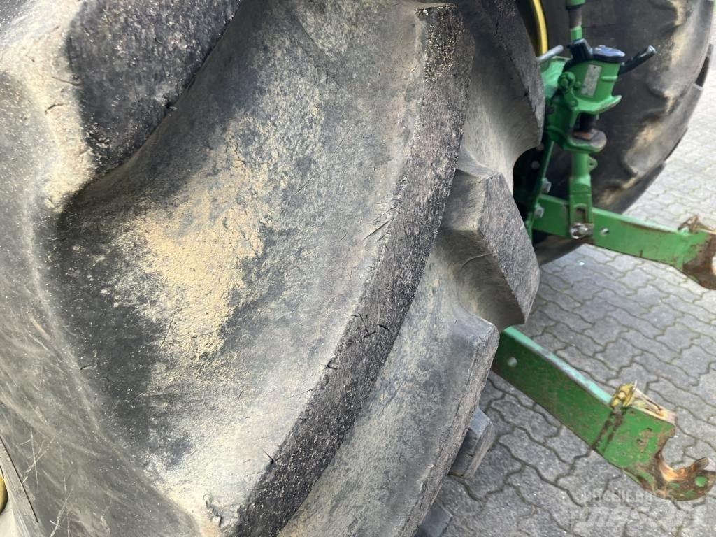 John Deere 6215R Trattori