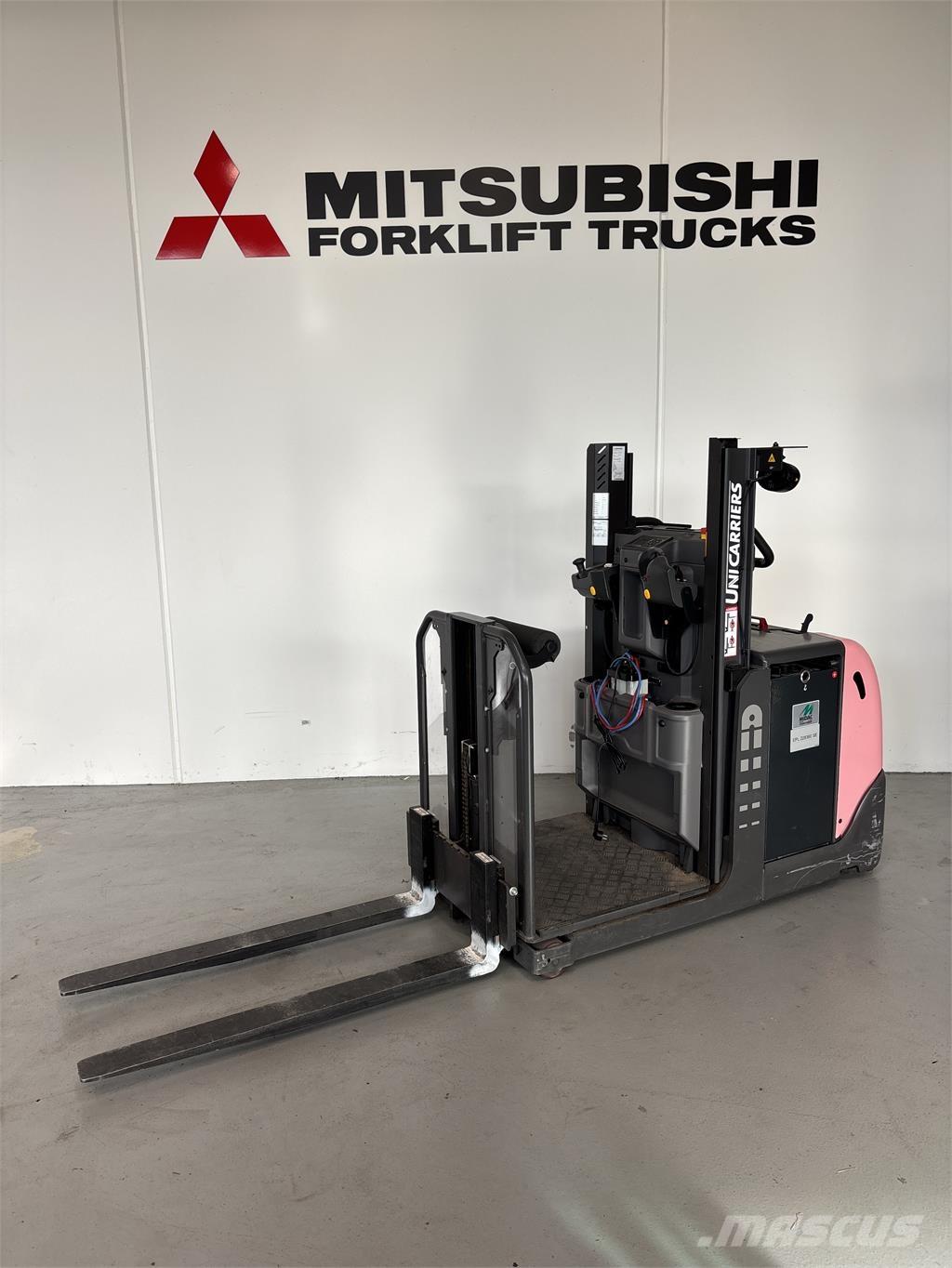 UniCarriers EPL100 Commissionatore basso livello