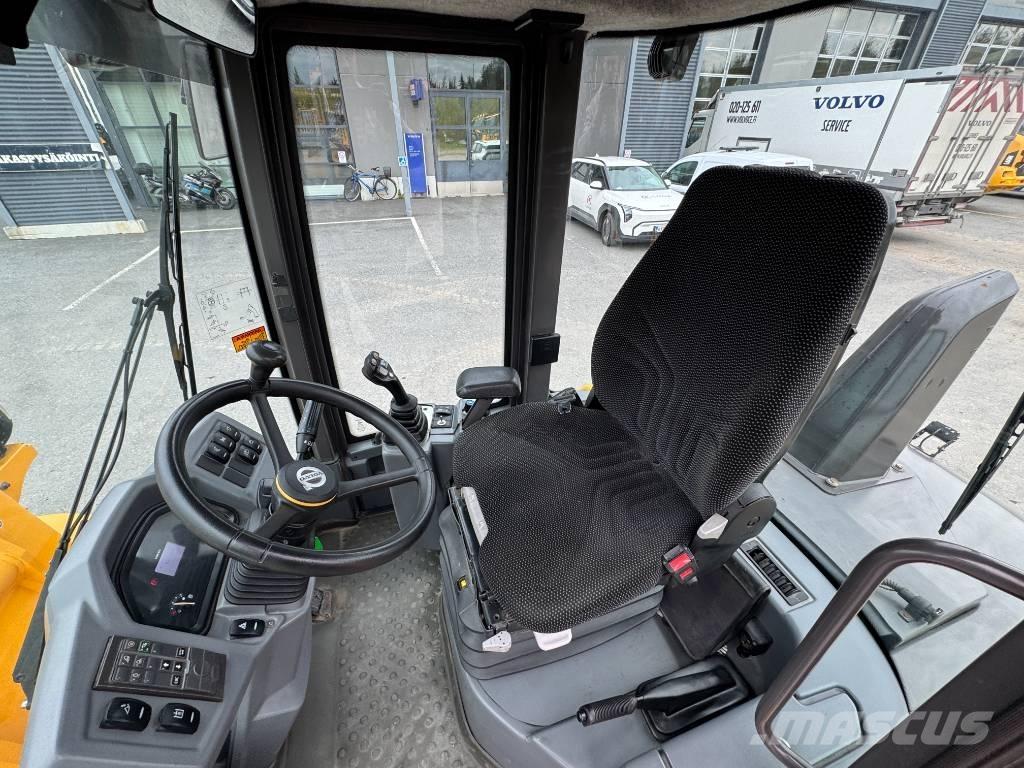 Volvo L 35 G Pale gommate