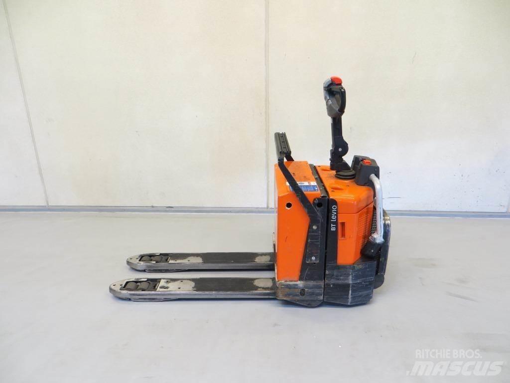 BT LPE200/8 Carrelli elevatori bassi a piattaforma
