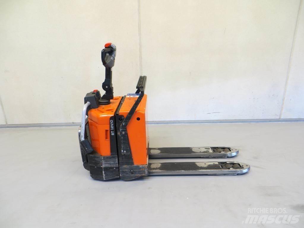 BT LPE200/8 Carrelli elevatori bassi a piattaforma
