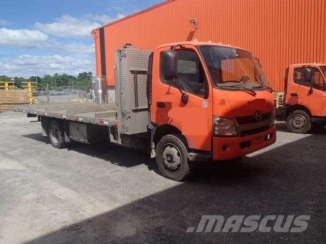 Hino 195 Camion con sponde ribaltabili