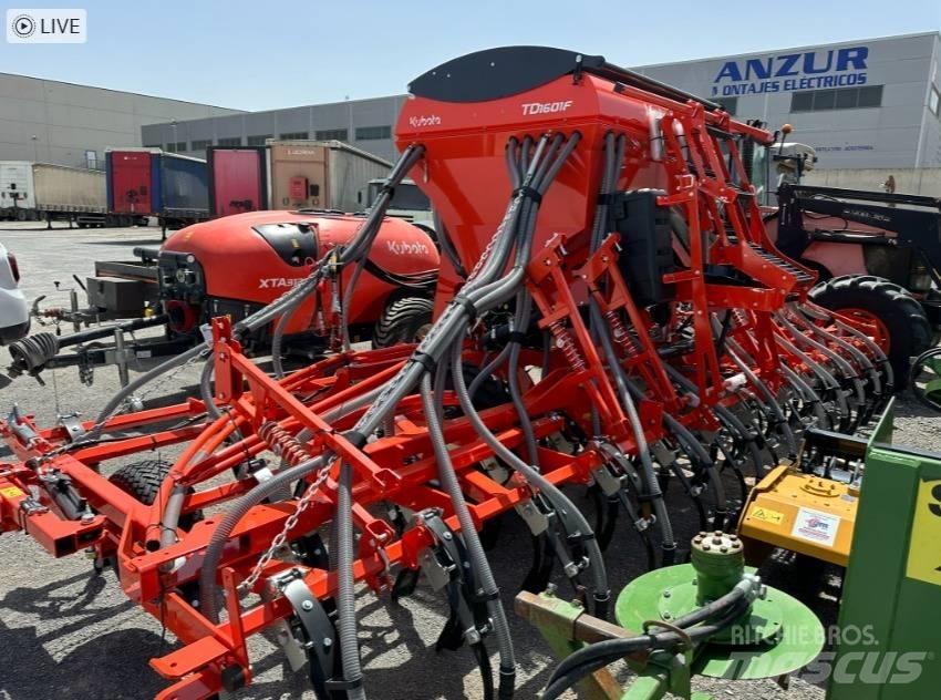 Kubota TD1001F Perforatrici