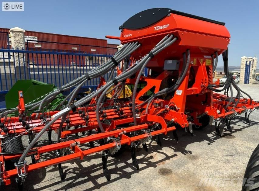 Kubota TD1001F Perforatrici