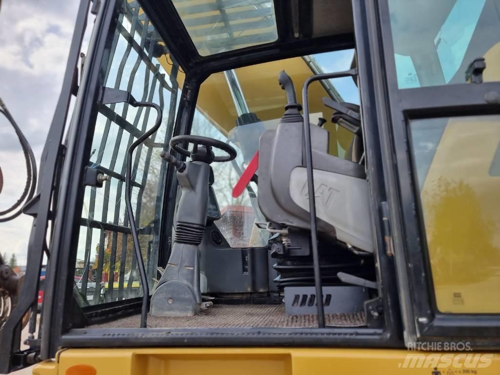 CAT MH 3022 Movimentazione rifiuti