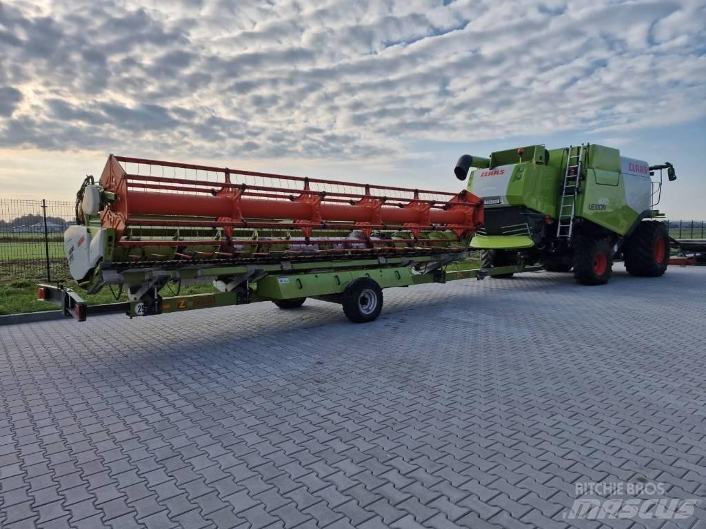 CLAAS Lexion 670 Mietitrebbiatrici