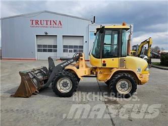 Volvo L 30 B Pale gommate