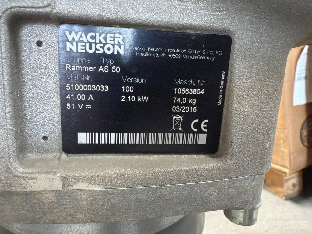 Wacker Neuson AS50e Vibrocostipatore verticale