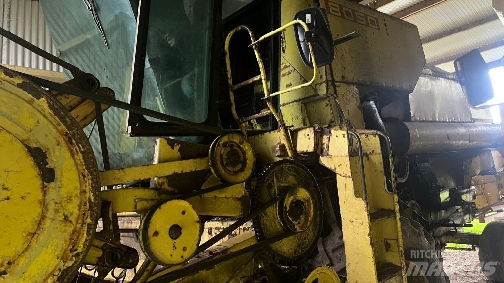 New Holland 8050 Mietitrebbiatrici