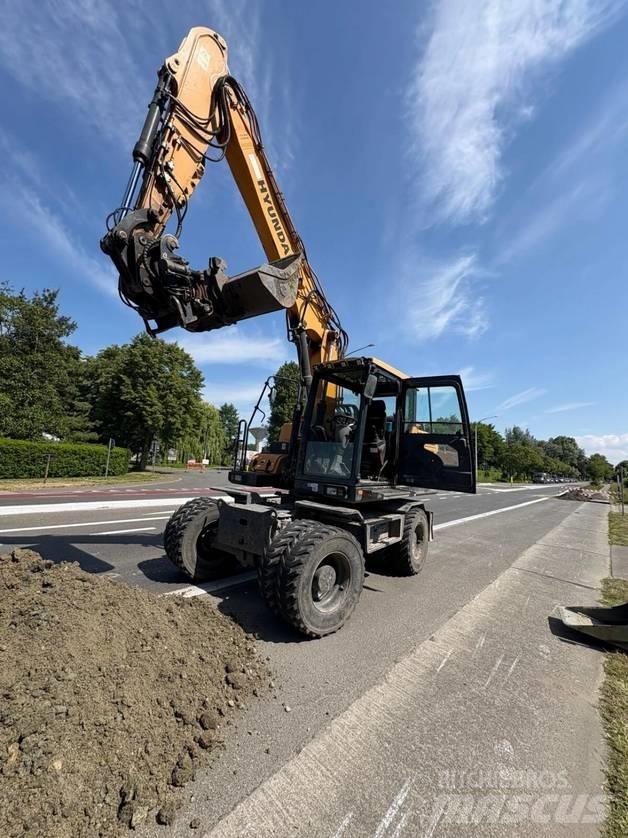 Hyundai HW 140 Escavatori gommati