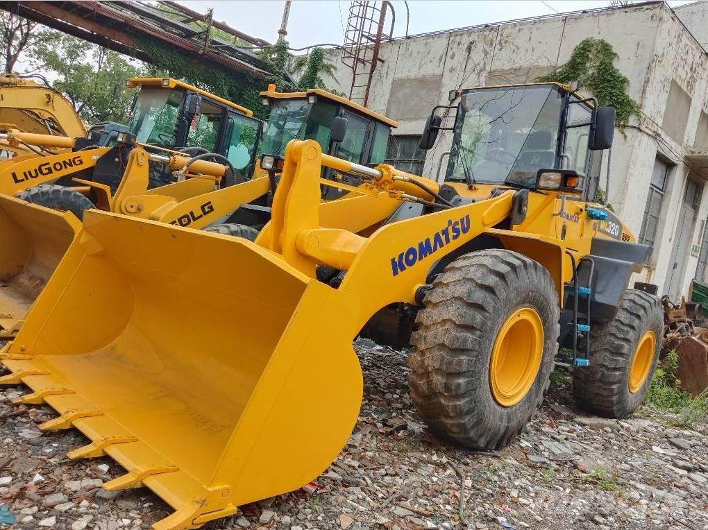 Komatsu WA 320-5 Pale gommate