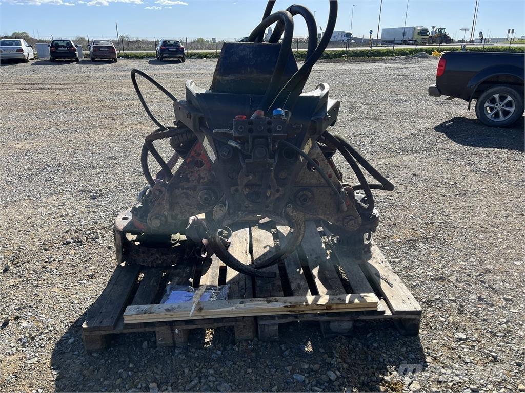 Waratah HTH470 Decespugliatrici e trinciatrici idrauliche