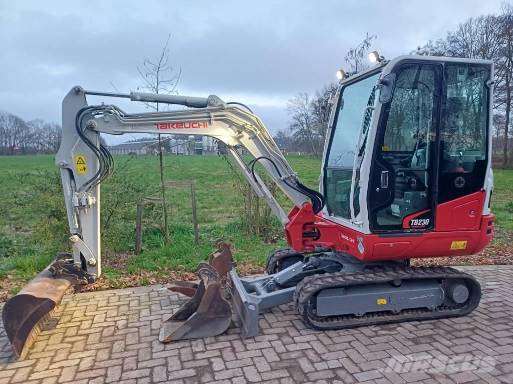Takeuchi TB 230 Miniescavatori