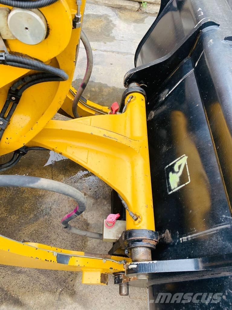 CAT 908-14a Pale gommate