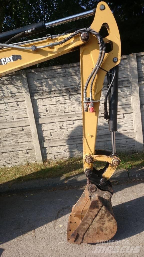 CAT 302.7 D Escavatori medi 7t - 12t
