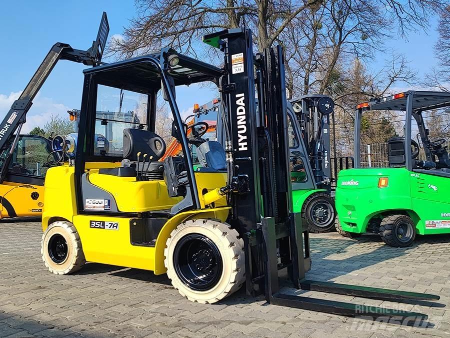 Hyundai 35L-7A Carrelli elevatori GPL