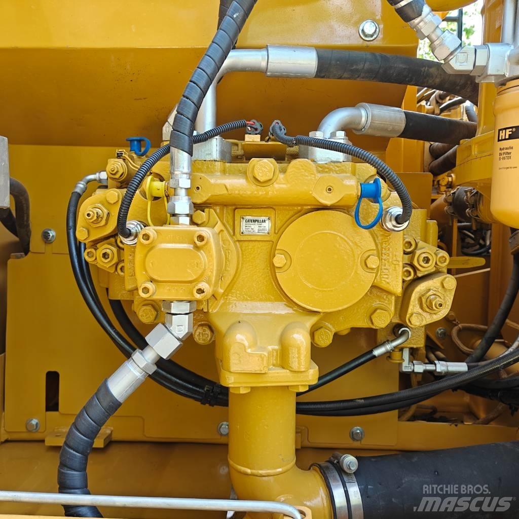 CAT 323D2L Escavatori cingolati