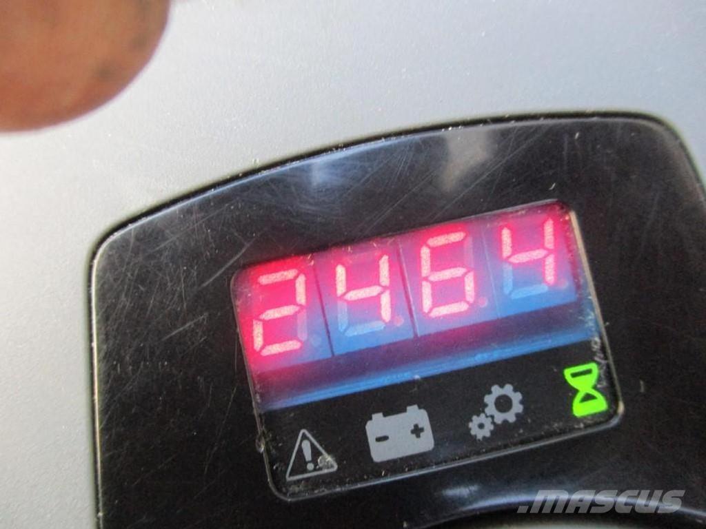 Toyota LPE250 Carrelli elevatori bassi a piattaforma