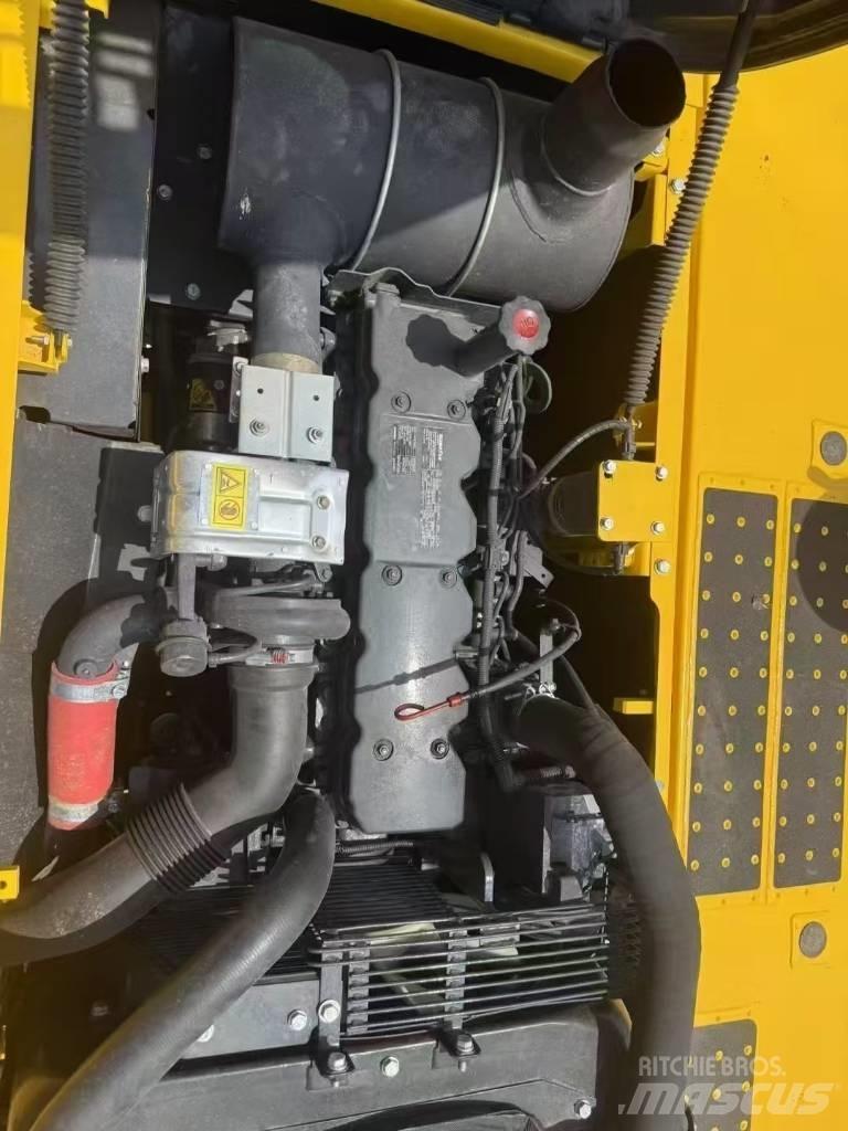 Komatsu 220LC-8 Escavatori cingolati