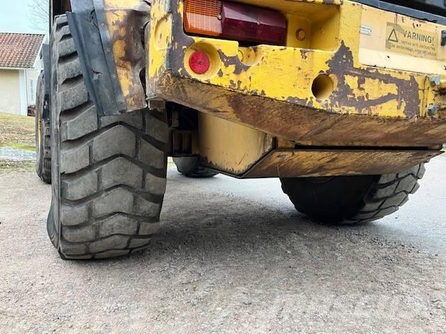 Volvo BM L 70 Pale gommate