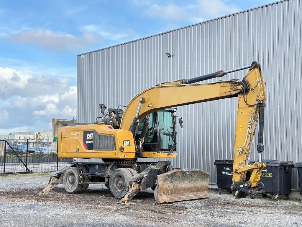 CAT MH3022 Movimentazione rifiuti