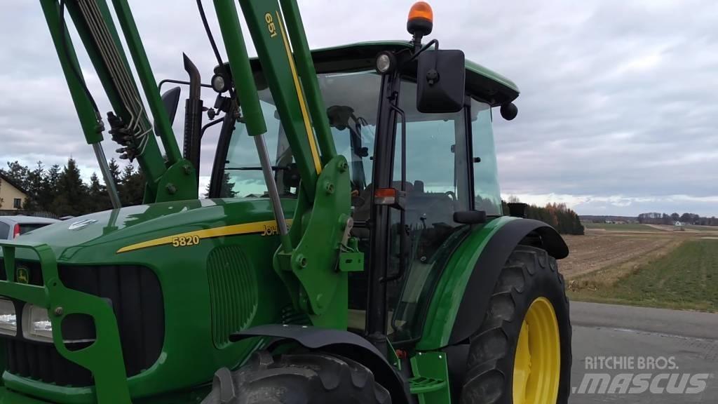 John Deere 5820 Trattori