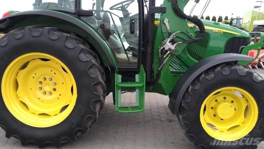 John Deere 5820 Trattori