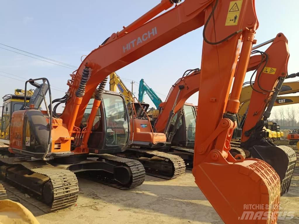 Hitachi ZX135 Escavatori cingolati