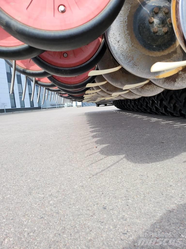 Horsch Pronto 6 DC Perforatrici