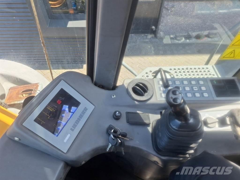 Liebherr L580 Pale gommate