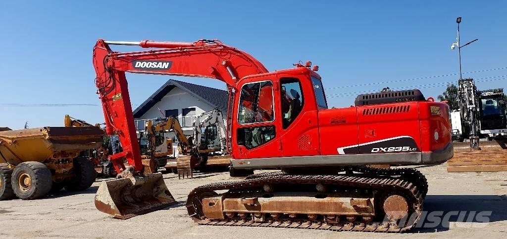 Doosan DX 235 LC Escavatori cingolati