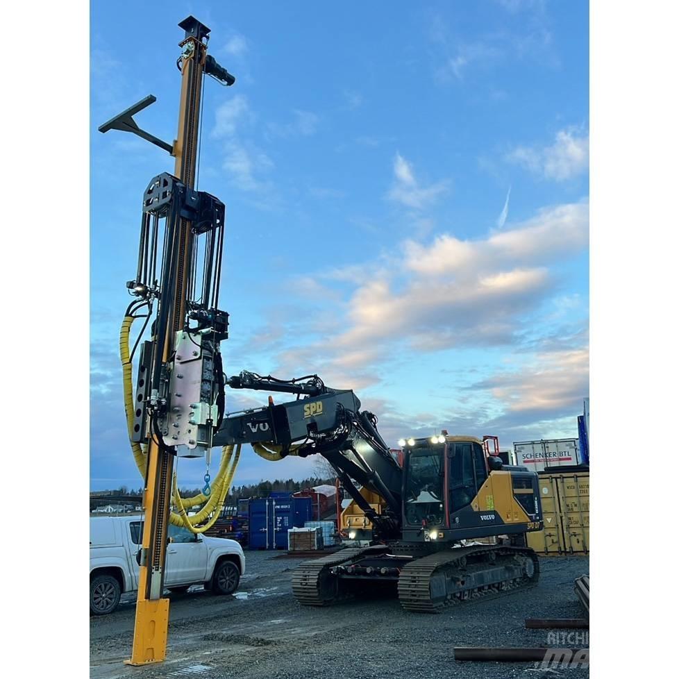 Volvo EC250-D7 Trivelle per fondazioni